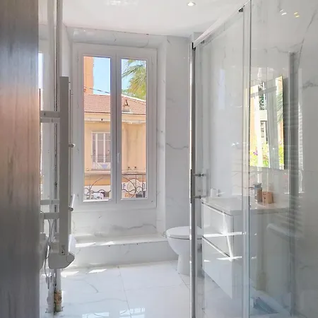 Le Courbet ז'ואן-לה-פינס